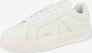 Baskets basses 'Essence' ARKK Copenhagen en blanc : devant