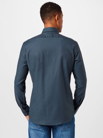 Coupe regular Chemise 'JOE' BOSS en bleu