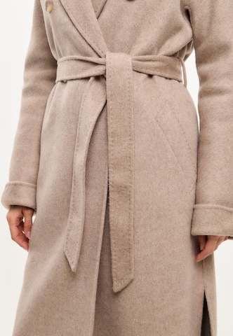 CESARE GASPARI Between-seasons coat in Beige