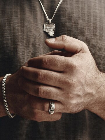 Bague 'ALEA IACTA EST' REYTEL en argent : devant