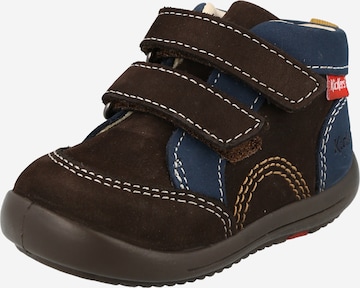 Kickers First-Step Shoes in Brown: front