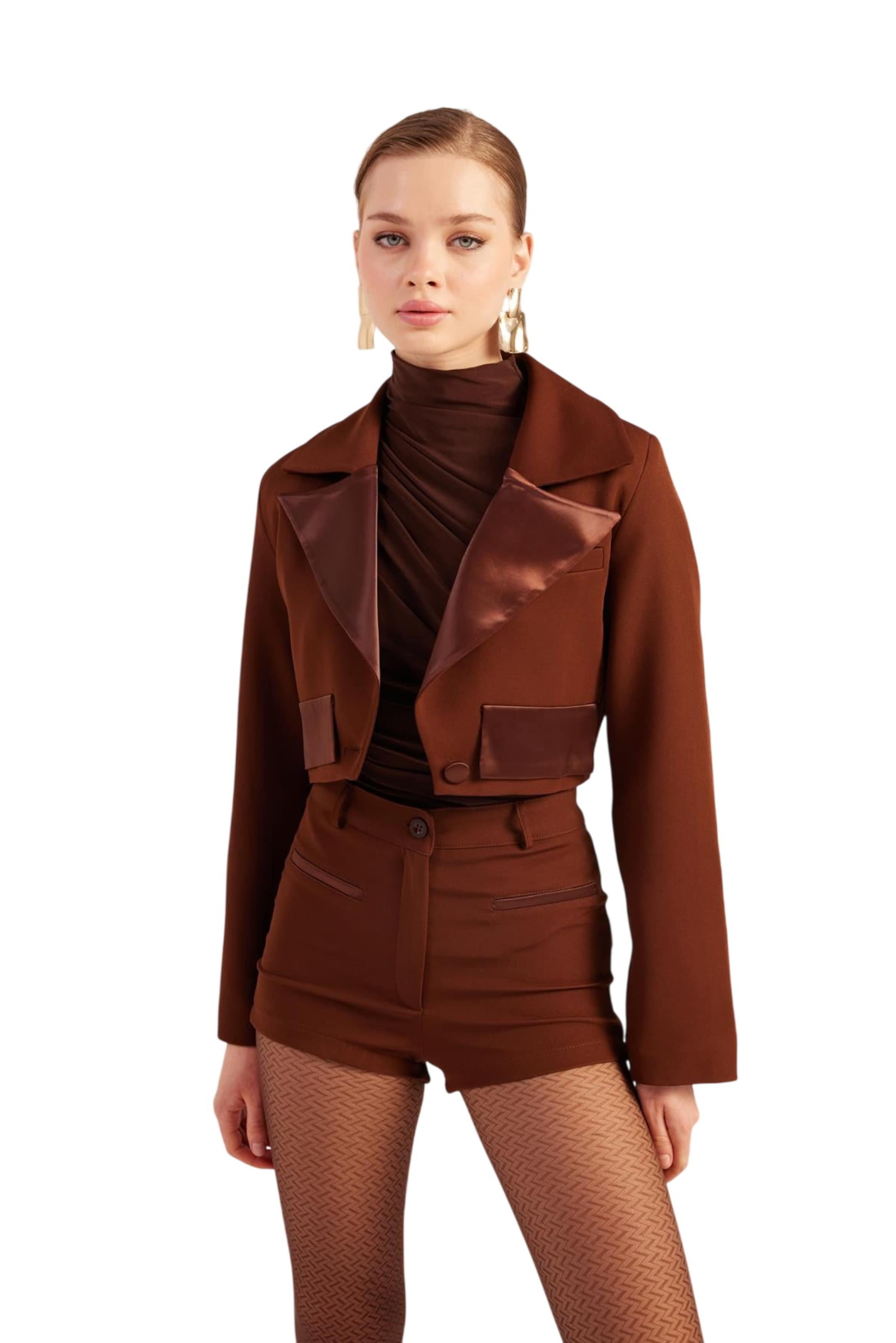 HOLLY LOLLY Blazer in Brown: front