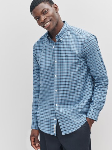 Next Regular fit Риза в синьо: отпред
