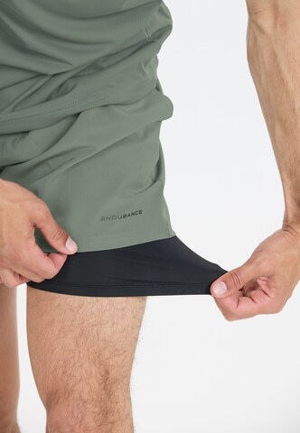 ENDURANCE Regular Sportshorts 'Kros' in Grün