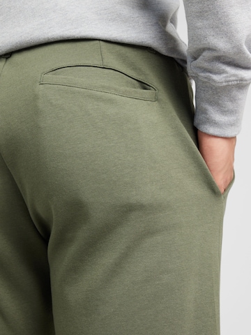Effilé Pantalon QS en vert