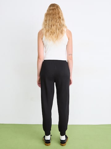 Effilé Pantalon 'Majana 2' ELLESSE en noir