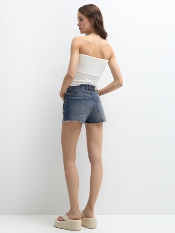 Pull&Bear Regular Shorts in Blau