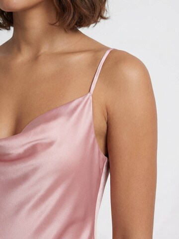 MYLAVIE by Sarah Harrison Платье в Ярко-розовый