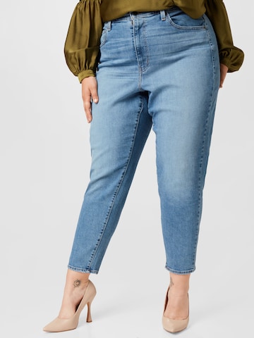Levi's® Plus Tapered Jeans 'PL High Waisted Mom Jean' in Blauw: voorkant