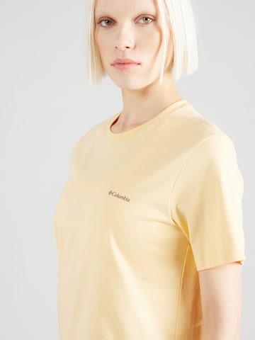 COLUMBIA - Camisa funcionais 'Boundless Beauty' em amarelo