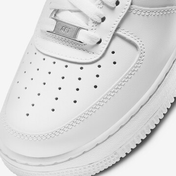 Nike Sportswear Platform trainers 'AIR FORCE 1 07' in White