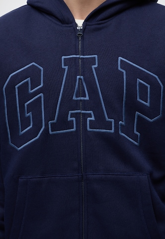 Hanorac de la GAP pe albastru