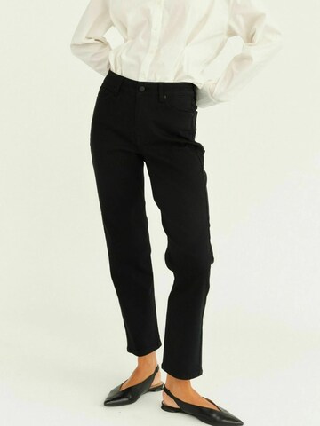 Pieszak Regular Farkut ' NOOS-Trasha ' värissä musta: etupuoli