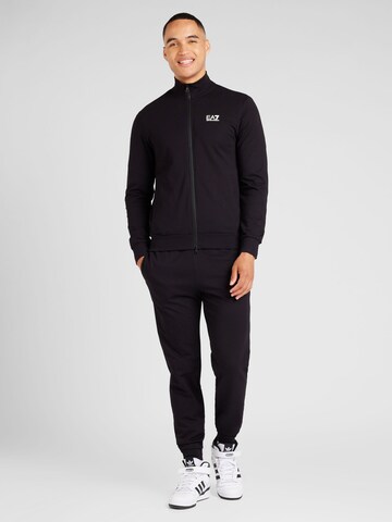 Trening de la EA7 Emporio Armani pe negru: față