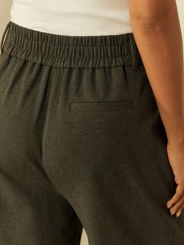 Next Wide Leg Hose in Grau