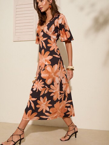 Friends Like These Jurk in Oranje