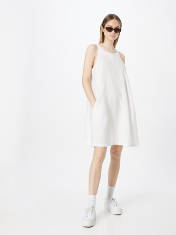 Robe UNITED COLORS OF BENETTON en blanc