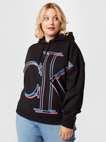 Calvin Klein Jeans Curve Sweatshirt in Zwart: voorkant