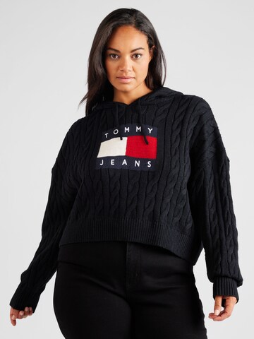 Tommy Jeans Curve Sweater in Black: front