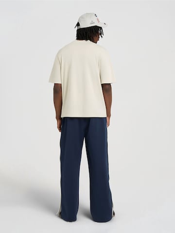 AND1 T-shirt 'On Fire' i grå