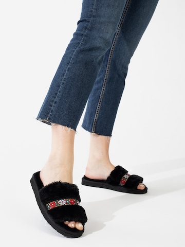 Minnetonka Slipper 'London' in Schwarz: predná strana