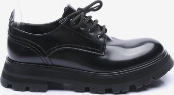 Alexander McQueen Flats & Loafers in 38 in Black: front