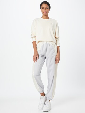 ADIDAS ORIGINALS Tapered Hose in Weiß