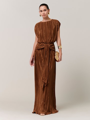 Rochie 'Zarina' de la Sável pe portocaliu: față