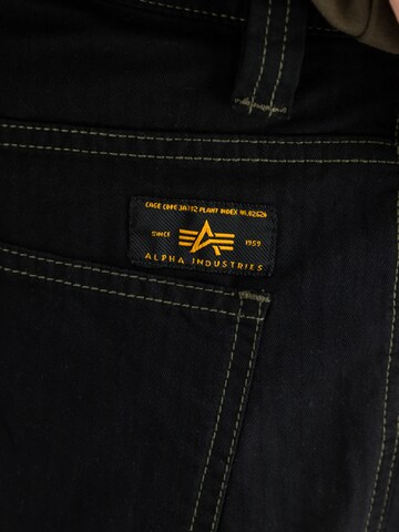 ALPHA INDUSTRIES Loosefit Cargojeans in Schwarz: Rückseite