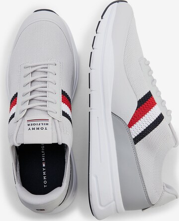 TOMMY HILFIGER Sneakers in Beige