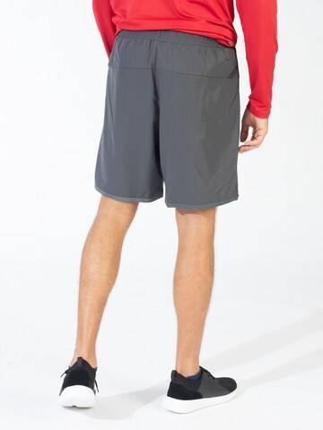 Spyder Normalny krój Spodnie sportowe w kolorze szary