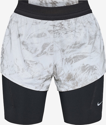 NIKE Regular Sportshorts in Grau: Vorderseite
