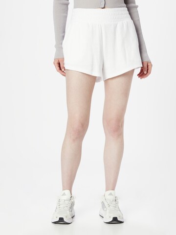 GAP Regular Pants in White: front