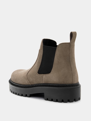 Pull&Bear Chelsea Boots in Beige