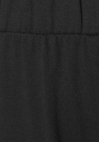 Pantaloncini da pigiama di LASCANA in nero