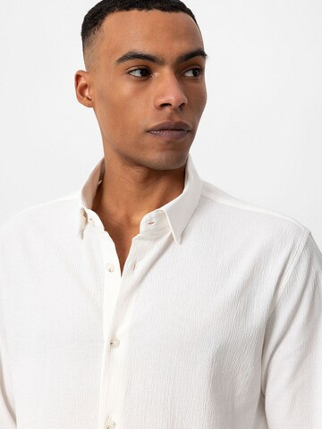 Antioch - Ajuste regular Camisa en blanco