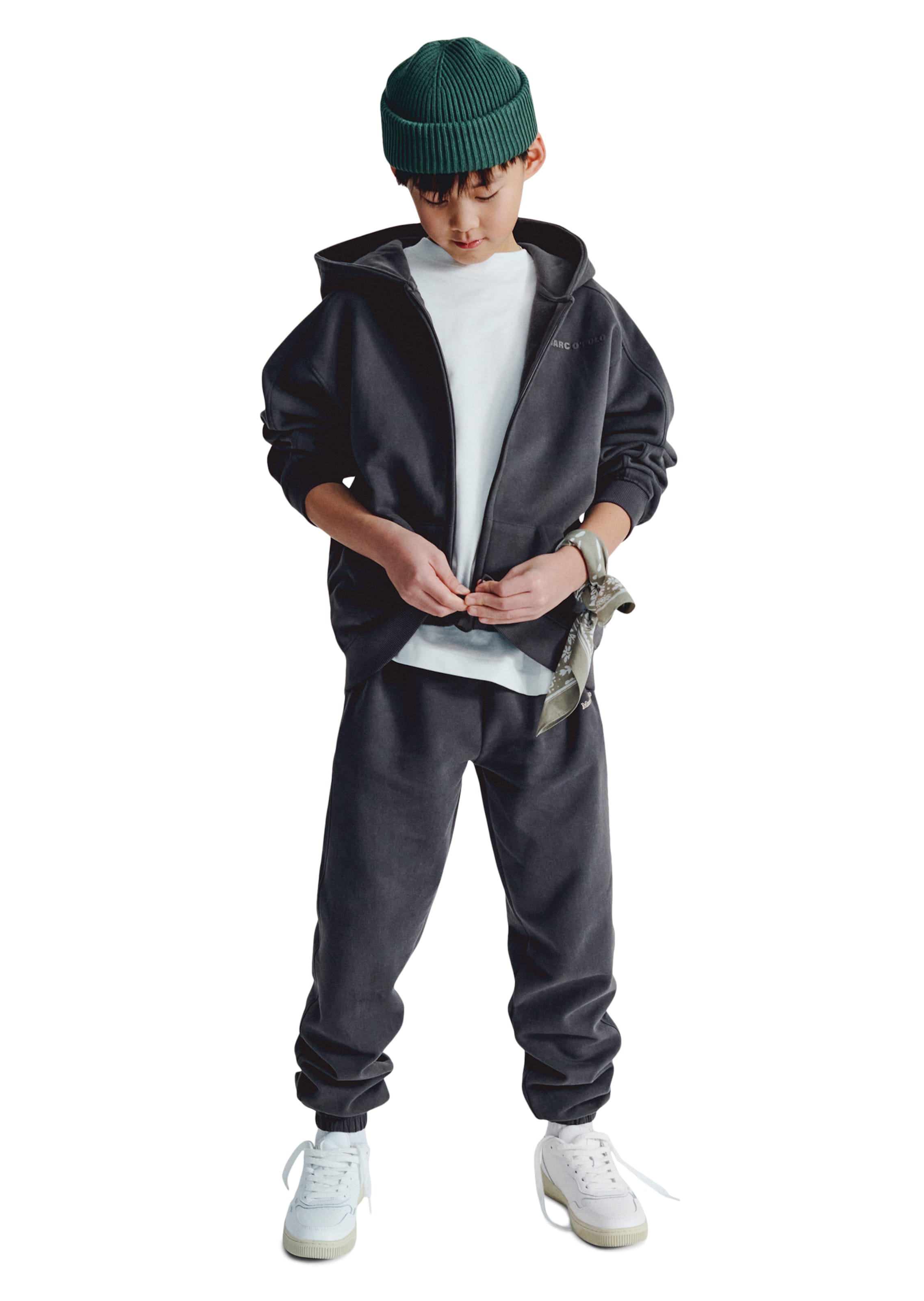 Marc O'Polo Regular Trousers in Grey: front