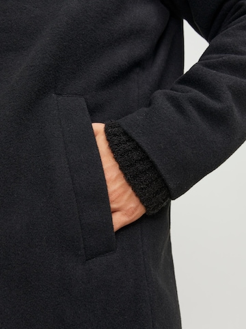 Manteau mi-saison 'ZAC' JACK & JONES en noir