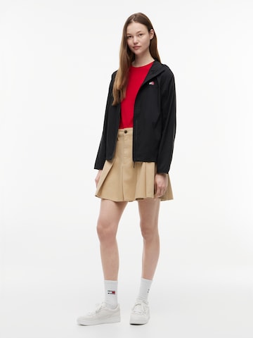 Tommy Jeans Демисезонная куртка 'Tommy Badge Ripstop Slim' в Черный