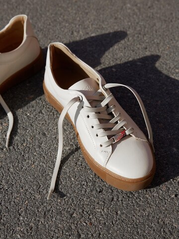 Estro Platform trainers '09-3118' in Beige