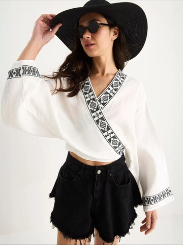 Bianco Lucci Blouse in White