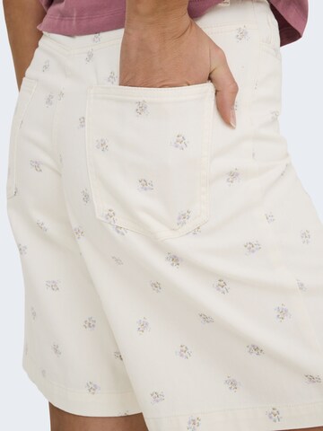 Regular Pantalon 'ONLNAOMI' ONLY en blanc