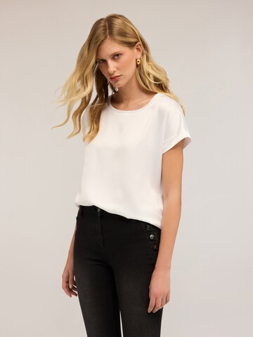 MOTIVI Top in White: front