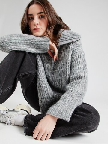 WEEKDAY - Jersey 'Cillia' en gris