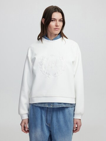Ipekyol Sweatshirt in White: front