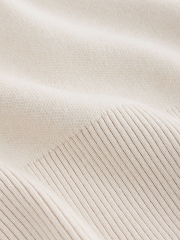 self. Sweater in Beige