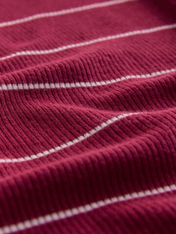 Next Shirt in Red