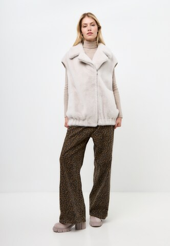 CESARE GASPARI Winter coat in White