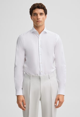 Fit confort Chemise STRELLSON en blanc : devant