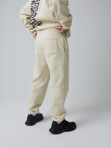 ABOUT YOU x Benny Cristo Regular Sweathose 'Keno' in Beige